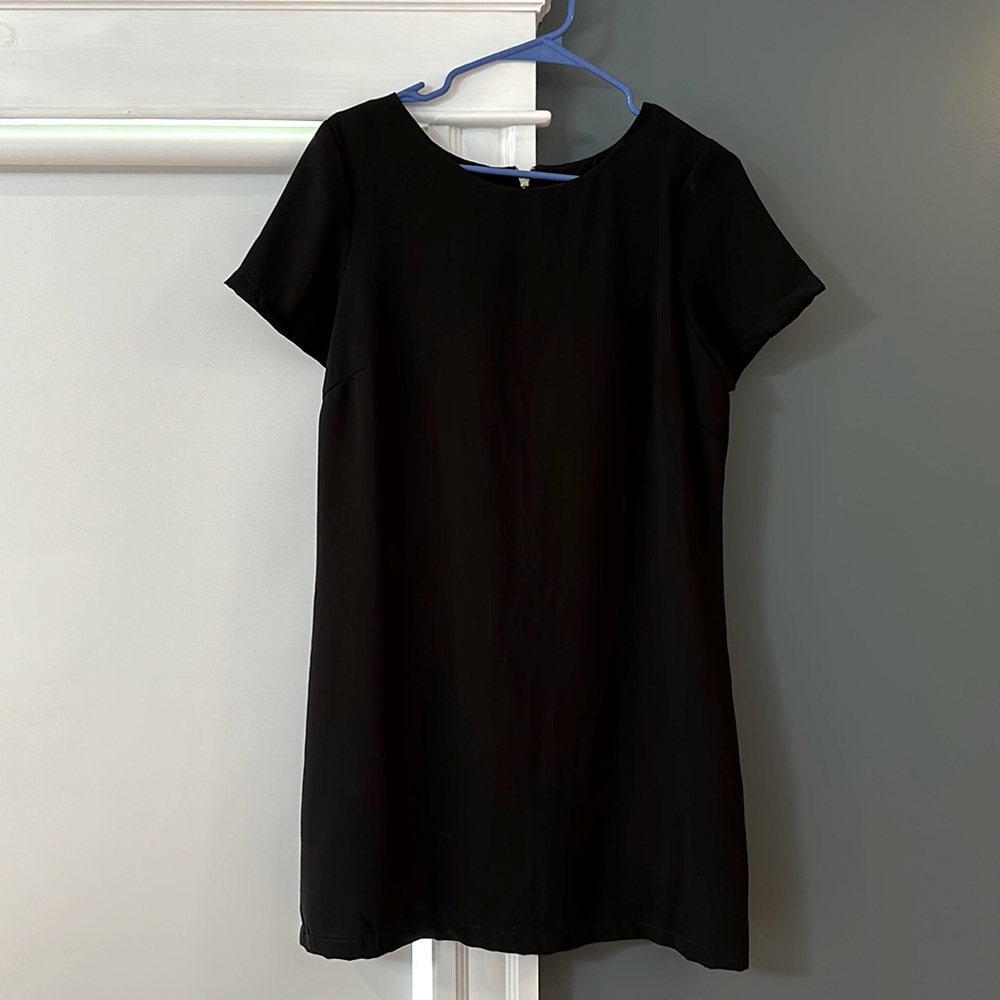 Lulu’s, Black Short Sleeve Dress with Gold Zipper, size Medium